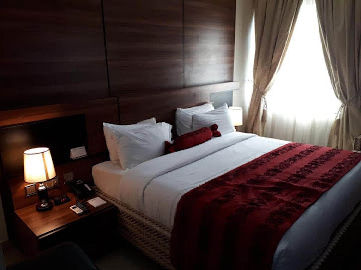 Room In Lodge - Best Western Plus-Ibadan Exteriör bild